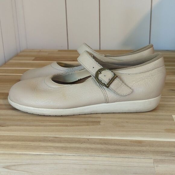 Cabin Creek Woman's Leather Mary Jane Shoes 6.5 - Picture 3 of 8